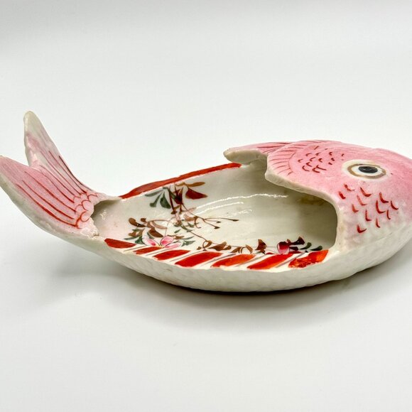 Antique Chinese Hand-Painted Fish Shaped Ceramic Dish Qing Dynasty wear on fins - Picture 7 of 12